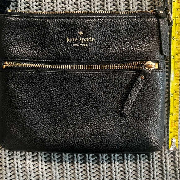 Kate Spade Black Leather Crossbody with Gold Zipper - Picture 4 of 6